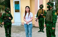 Bắt người phụ nữ trốn truy nã chuẩn bị xuất cảnh sang Campuchia