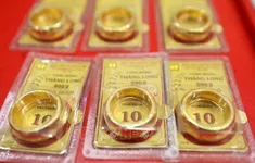 Giá vàng lại tiến gần mốc 100 triệu đồng/lượng