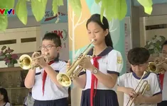 Đội kèn nhí hương về lễ kỷ niệm 50 năm Ngày giải phóng miền nam, thống nhất đất nước