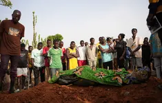 Các tay súng tàn sát ít nhất 56 người ở miền Trung Nigeria