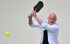 Huyền thoại tennis trở thành VĐV Pickleball chuyên nghiệp ở tuổi 54