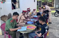 “Quái xế nhí” chuẩn bị mở giải đua xe trái phép, công an ập đến bắt giữ