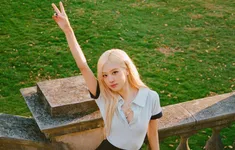 Rosé (BLACKPINK) bị chỉ trích thích bản sắc phương Tây