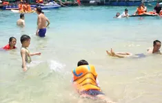 Du lịch biển thu hút khách dịp lễ