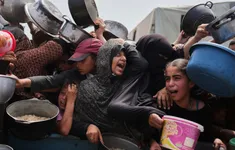 Tàu chở hàng viện trợ tới Gaza bị tấn công