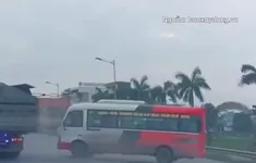 Nguy hiểm khi quay đầu xe thiếu quan sát