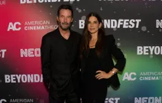 Tài tử Keanu Reeves tái hợp với bạn diễn phim "Tốc độ"