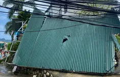 Ngày nghỉ lễ cuối, Hòa Bình dông lốc mạnh như gió bão