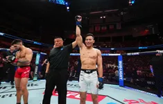Võ sĩ 100% dòng máu Việt Nam đầu tiên giành chiến thắng tại UFC