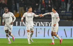 Vòng 35 Serie A: AC Milan ngược dòng đánh bại Genoa