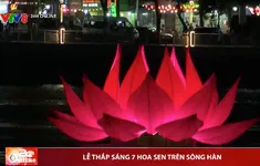 Lễ thắp sáng 7 hoa sen trên sông Hàn