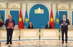Tổng Bí thư Tô Lâm chứng kiến lễ trao các văn kiện hợp tác Việt Nam - Kazakhstan