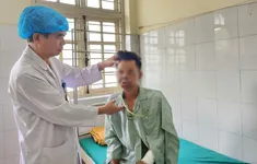 Đi săn dúi bị gấu tấn công, người đàn ông may mắn giữ được mạng sống