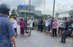 Hai vợ chồng tử vong sau va chạm với xe của 2 học sinh