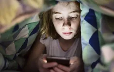 Người dùng iPhone cần làm ngay điều này để bảo vệ mắt