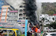 Cháy lớn quán pub trên đảo Cát Bà, 2 người bị ngạt khói