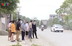 Tuyến tỉnh lộ 35 vừa hết ổ trâu lại ngập bụi