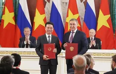 Tổng Bí thư Tô Lâm và Tổng thống Nga V. Putin chứng kiến trao các văn kiện hợp tác