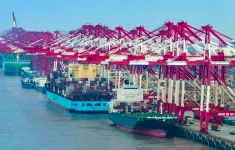 Chuyến hàng Trung Quốc bị áp thuế 145% cập cảng Mỹ