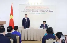 Tổng Bí thư Tô Lâm gặp gỡ cán bộ Đại sứ quán và đại diện cộng đồng người Việt Nam tại Belarus
