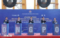 Chủ tịch nước bấm nút khánh thành Bến cảng container quốc tế số 3 và 4 tại Hải Phòng
