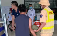 CSGT Nghệ An kịp thời giúp đỡ người đàn ông bị ngất xỉu trên đường