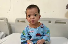 Hạnh phúc vỡ òa khi được ra viện của bệnh nhi 3 tuổi mắc tim bẩm sinh
