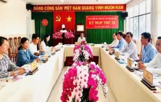Kỷ luật cảnh cáo Chánh Văn phòng UBND thành phố Cần Thơ