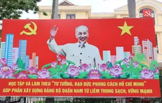 Thủ đô Hà Nội rạng rỡ cờ hoa kỷ niệm 135 năm ngày sinh Chủ tịch Hồ Chí Minh