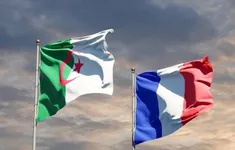 Pháp tiếp tục trục xuất nhân viên ngoại giao Algeria