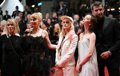 Phim đầu tay của Kristen Stewart về nghiện ngập nhận tràng pháo tay dài 4 phút tại Cannes