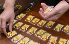 Giá vàng tiếp tục giảm