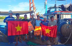 Khắc phục sự cố cho tàu cá tỉnh Ninh Thuận tại Trường Sa
