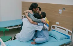 Cha tôi, người ở lại - Tập 41: Cả nhà vỡ oà nghe kết quả xét nghiệm của bố Bình