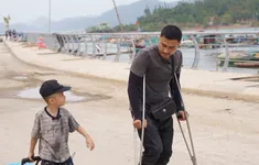 Duy Hưng chống nạng vẫn tham gia Bố ơi mình đi đâu thế?