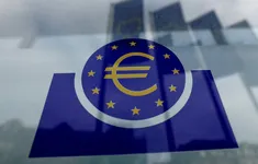 ECB cảnh báo thị trường sôi động "không đồng bộ" với thế giới bất ổn