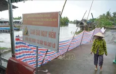 Đảm bảo an toàn cho người dân và các phương tiện lưu thông qua khu vực sạt lở