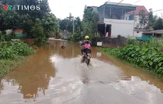 Phú Thọ: Đường liên xã ngập lụt vì mương bị lấn