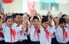 Người dân mong mỏi được miễn, hỗ trợ học phí