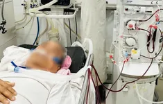 Bệnh nặng tái phát khi đang du lịch, cụ ông vượt cửa tử nhờ lọc máu hiện đại