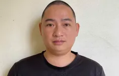 Khởi tố 2 đối tượng “chăn dắt”, cưỡng đoạt tài sản của nữ nhân viên phục vụ quán Karaoke