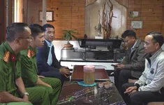 Lâm Đồng: Công an băng rừng vận động góp ý Hiến pháp qua VNeID