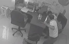 Mâu thuẫn cá nhân, bác sĩ đâm trọng thương đồng nghiệp rồi ra đầu thú