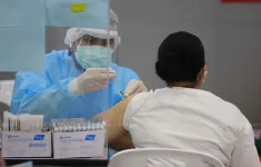 Thái Lan tăng sản xuất thuốc điều trị COVID-19 khi số ca mắc gia tăng