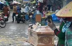 Truy tố nhóm người mang quan tài đòi nợ chủ hụi tại Phan Thiết
