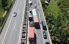 4 ô tô tông nhau, cao tốc TP Hồ Chí Minh - Long Thành bị ùn ứ nghiêm trọng