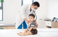Trẻ dưới 2 tuổi chưa tiêm vắc-xin COVID-19 - có đáng lo khi COVID-19 trở lại?