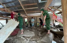 Nghệ An: Bộ đội biên phòng giúp nhân dân khắc phục hậu quả sau trận lũ quét
