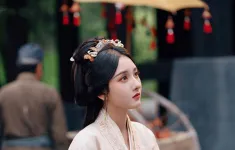 Từ im ắng đến bùng nổ: Tống Tổ Nhi hồi sinh nhờ Khom lưng