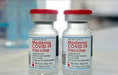 FDA phê duyệt vaccine COVID-19 thế hệ mới cho người cao tuổi